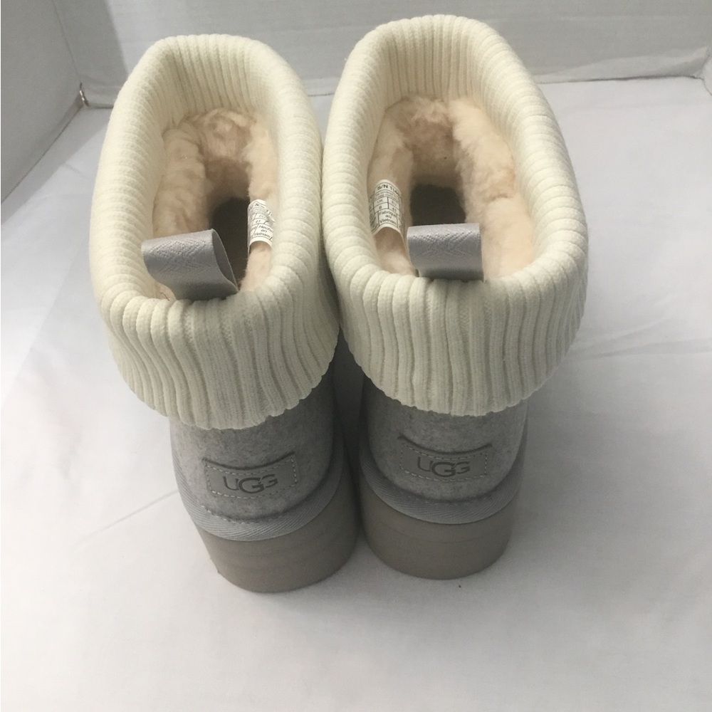 UGGS BOOTS - Picture 12 of 14
